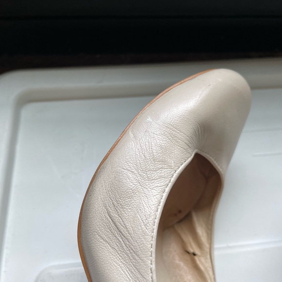 Michael Kors beige leather pumps size 8.5 in very used condition (sold as-is!) - Picture 10 of 14